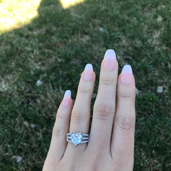 New Zircon Ring Woman Magical Beautiful ring - Picture 5 of 6